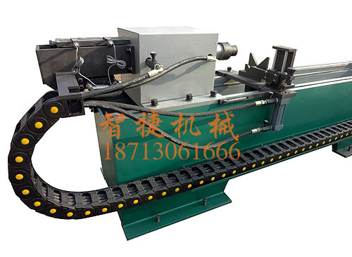 產(chǎn)品名稱(chēng)：托輥雙頭自動(dòng)壓裝機(jī)床生產(chǎn)
